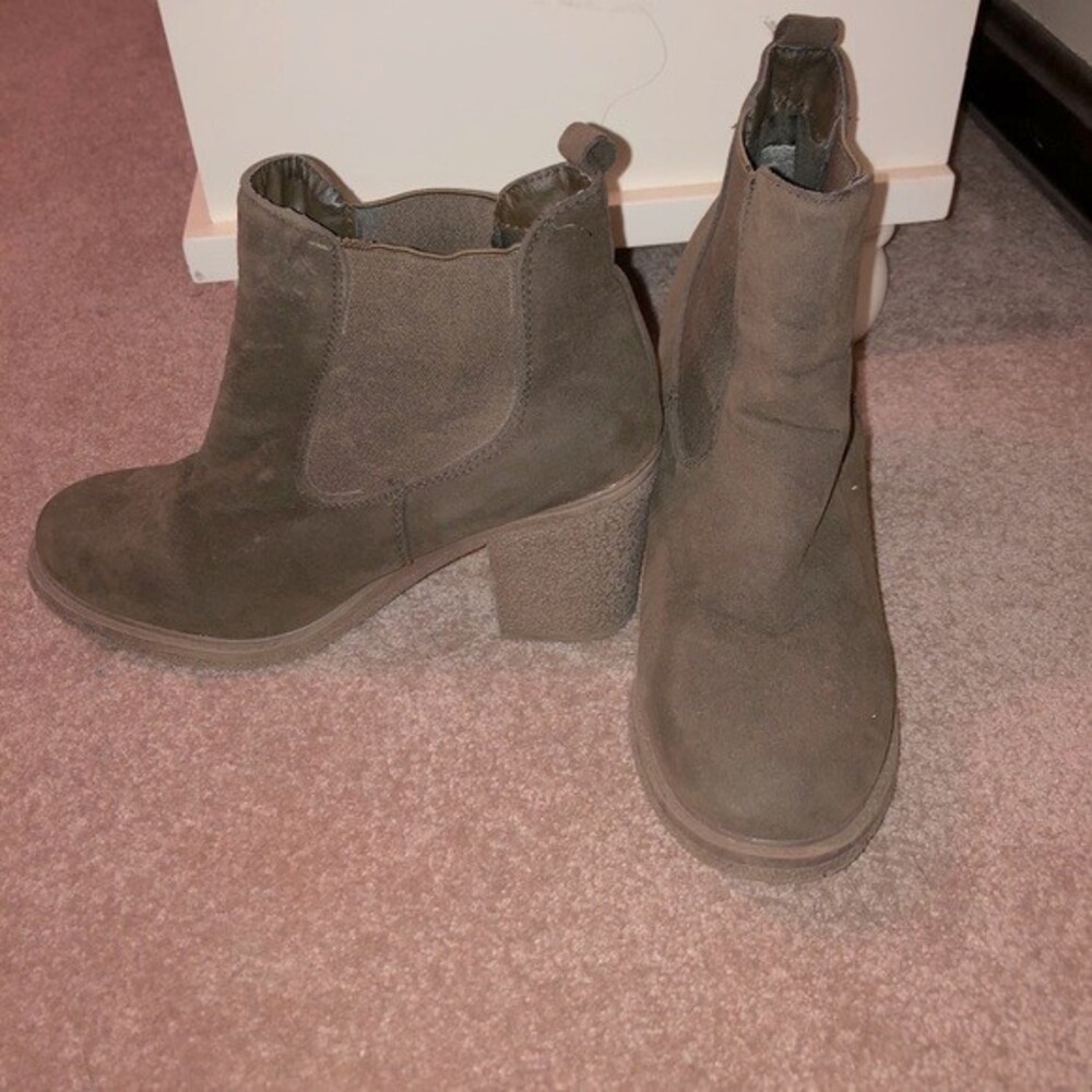 Atmosphere Booties Brown Faux Suede Chunky Block Heel Womens 8 Shoes Neutral Tan